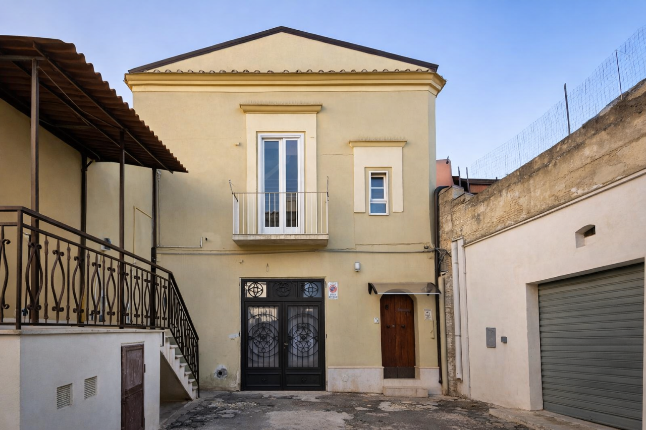 Esterno casa indipendente ristrutturata in Via Amendola, Lucera centro storico